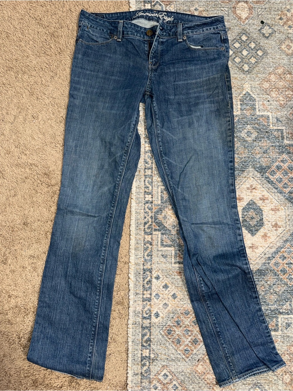 American Eagle Outfitters Women’s Straight Leg Jeans in Dark Blue Wash